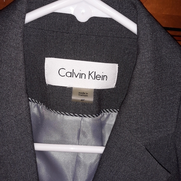 Blazer - Picture 3 of 7